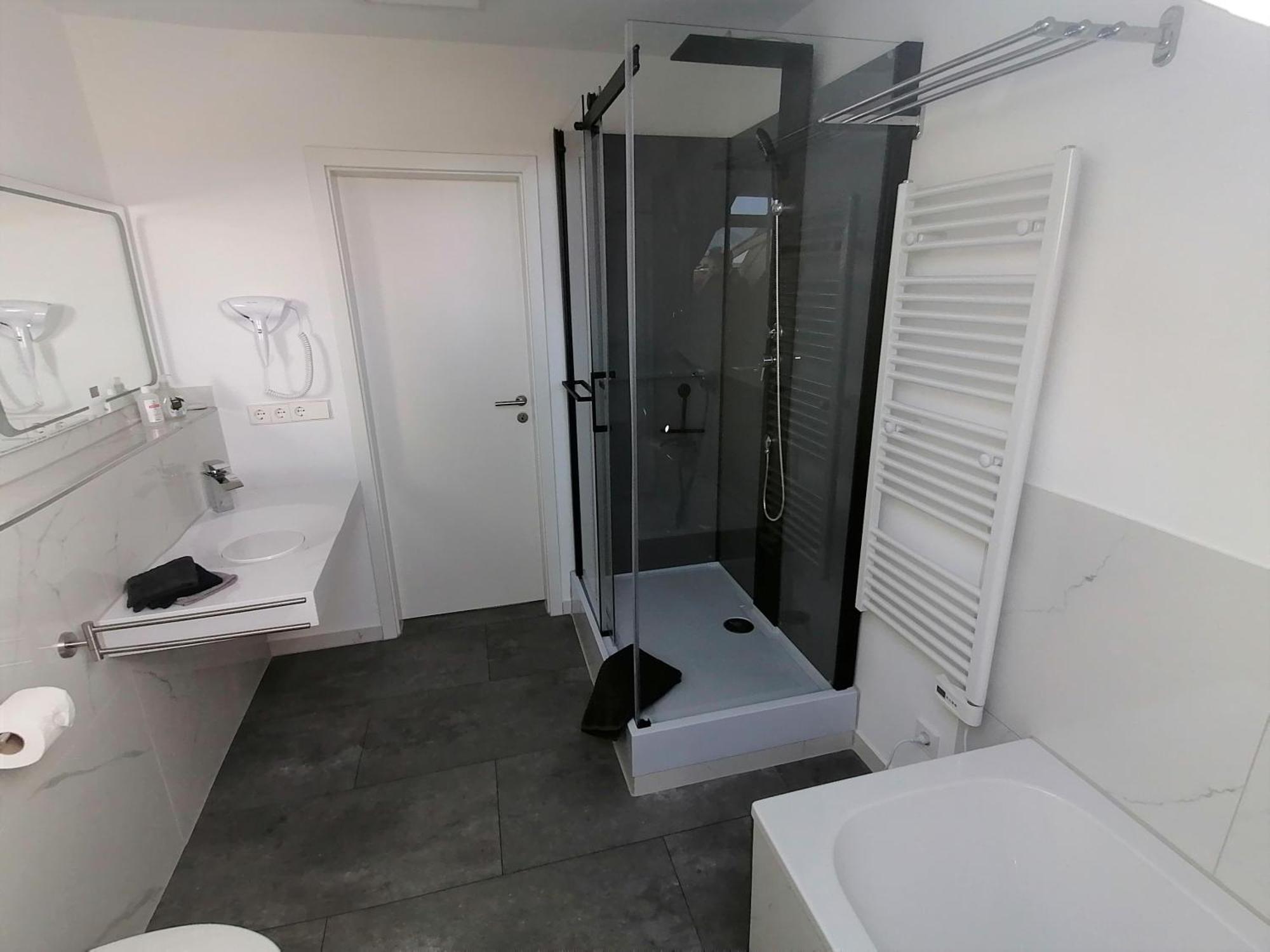 Auszeit2 Erfurt - Stilvolle Dachwohnung Mit Parkplatz - Zentrumsnah ภายนอก รูปภาพ